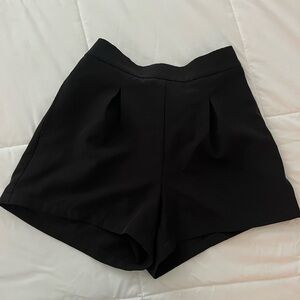 Sincerely Jules black dress shorts, spandex lining, scrunch back. Never worn